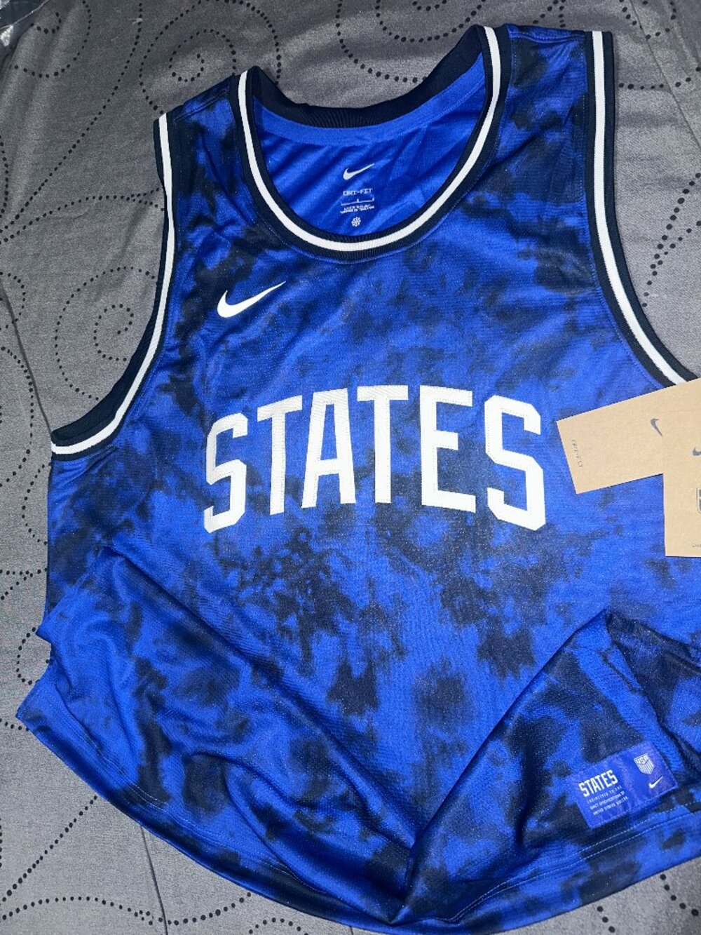 NIKE USA STATES SOCCER SLEEVELES SHIRT BASKETBALL JERSEY SIZE XL OR L MEN NWT $$